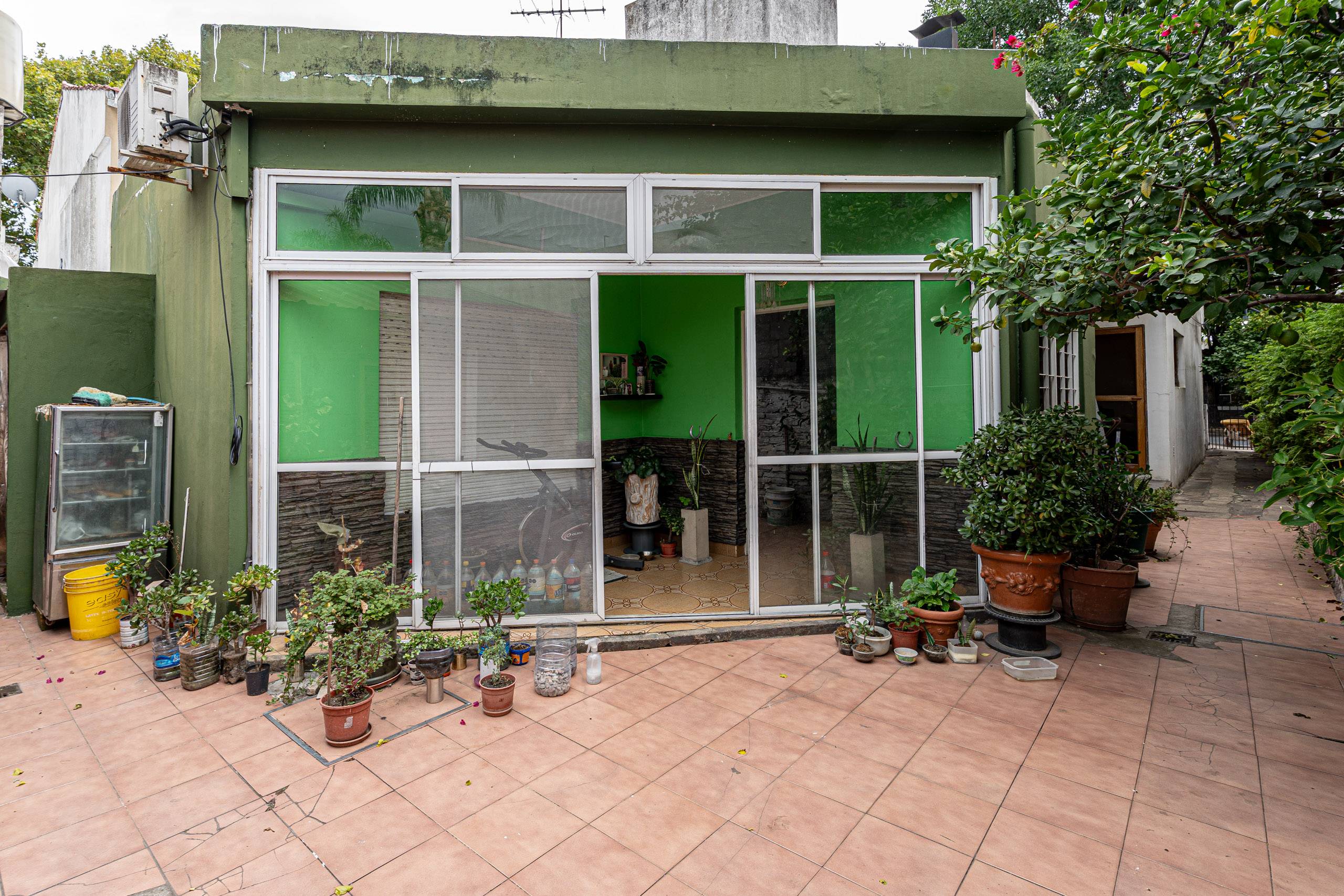 Oportunidad | Importante Lote Propio con 3 Viviendas