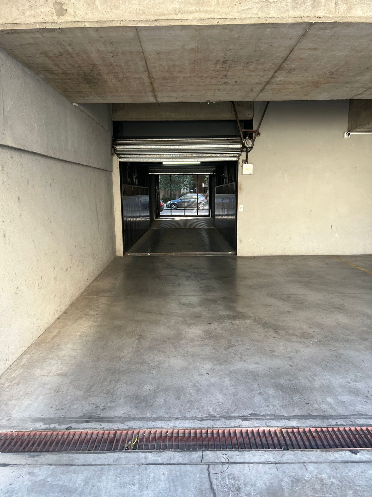 Imagen 3 de Inversión Inteligente: Cochera en Venta en Villa Urquiza, Zona Estratégica