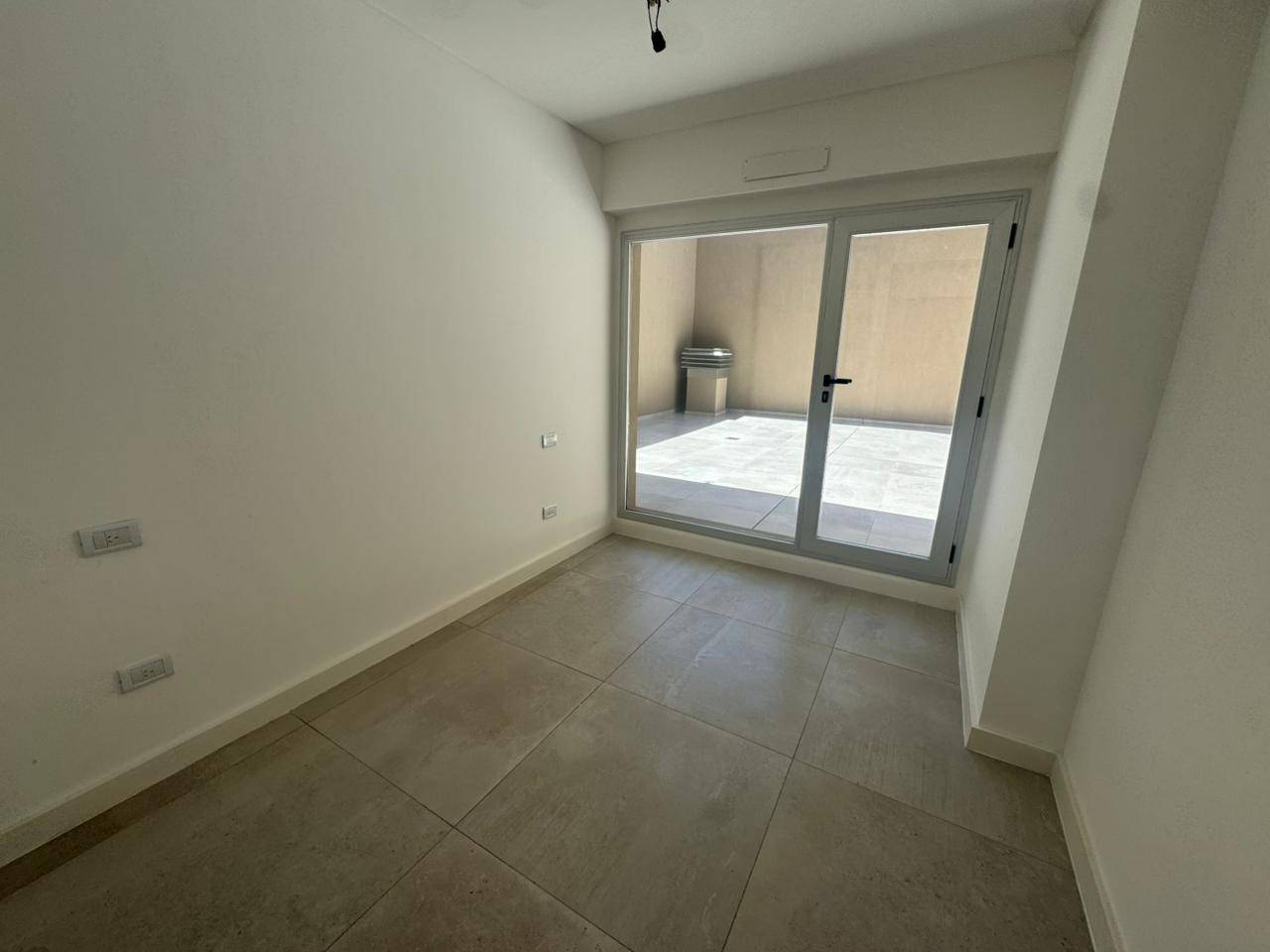 Echeverria 4962, PB, Oportunidad Única! Departamento Con Patio Amplio.