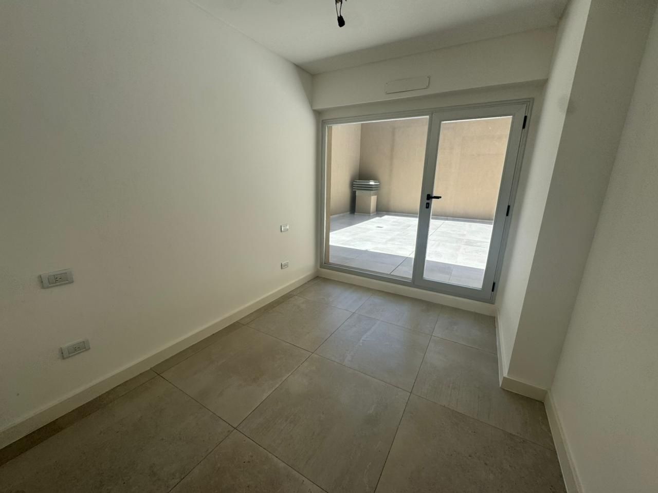 Echeverria 4962, PB, Oportunidad Única! Departamento Con Patio Amplio.