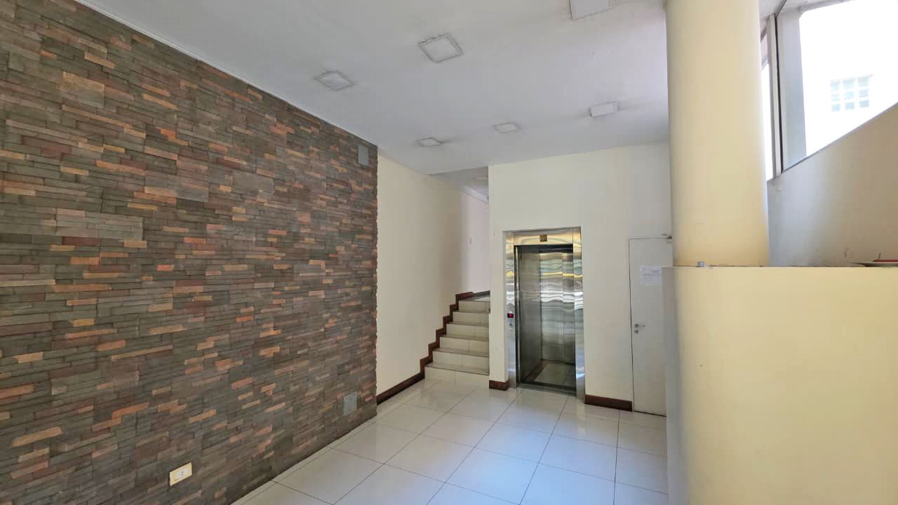 Hipólito Yrigoyen 3838, 3°, Monoambiente Funcional Dividido y con Balcón - Ideal Vivienda o Consultorio.