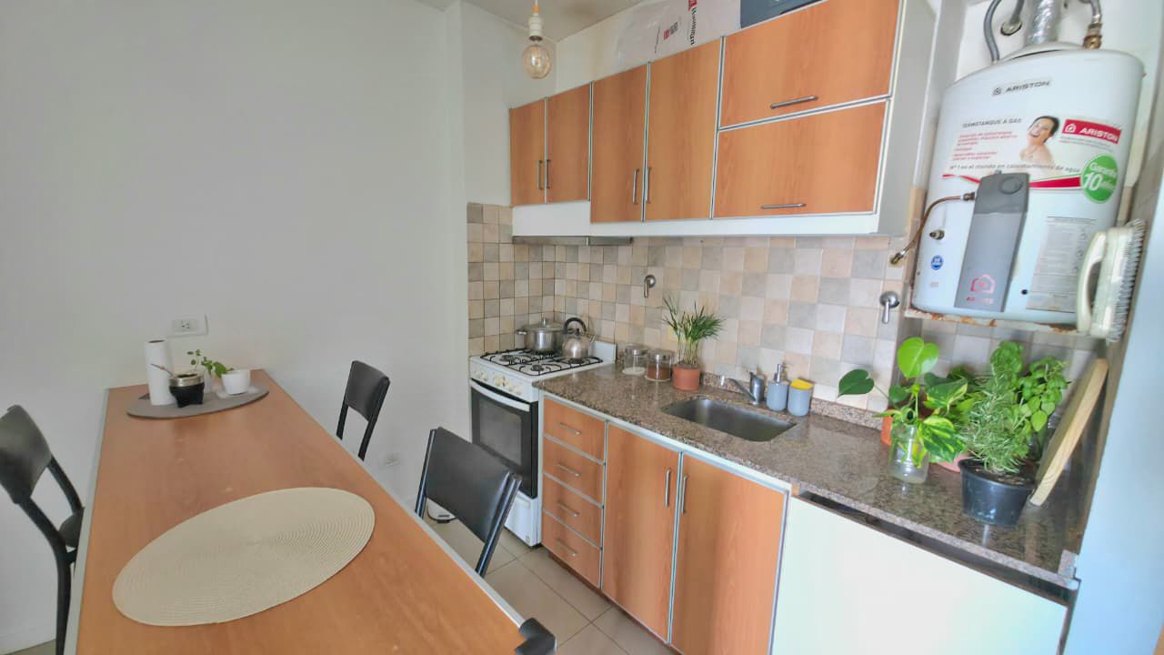 Hipólito Yrigoyen 3838, 3°, Monoambiente Funcional Dividido y con Balcón - Ideal Vivienda o Consultorio.