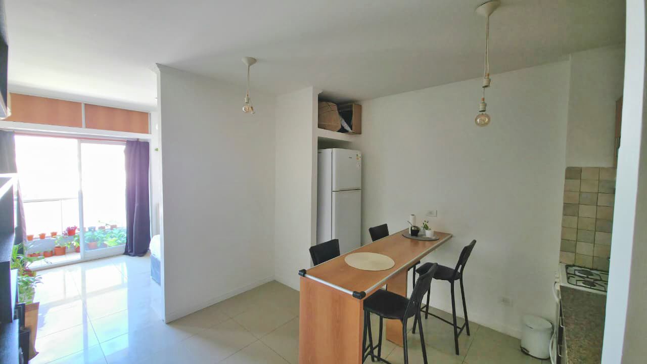 Hipólito Yrigoyen 3838, 3°, Monoambiente Funcional Dividido y con Balcón - Ideal Vivienda o Consultorio.
