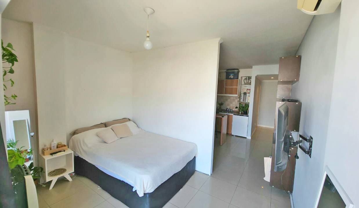 Hipólito Yrigoyen 3838,  3°, Monoambiente Funcional Dividido y con Balcón - Ideal Vivienda o Consultorio.