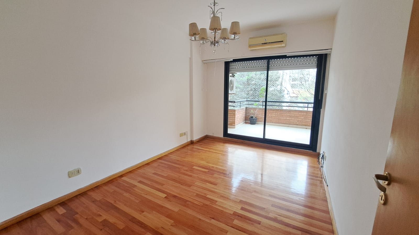 Miller 2400 - 3 ambientes con balcón terraza en Villa Urquiza