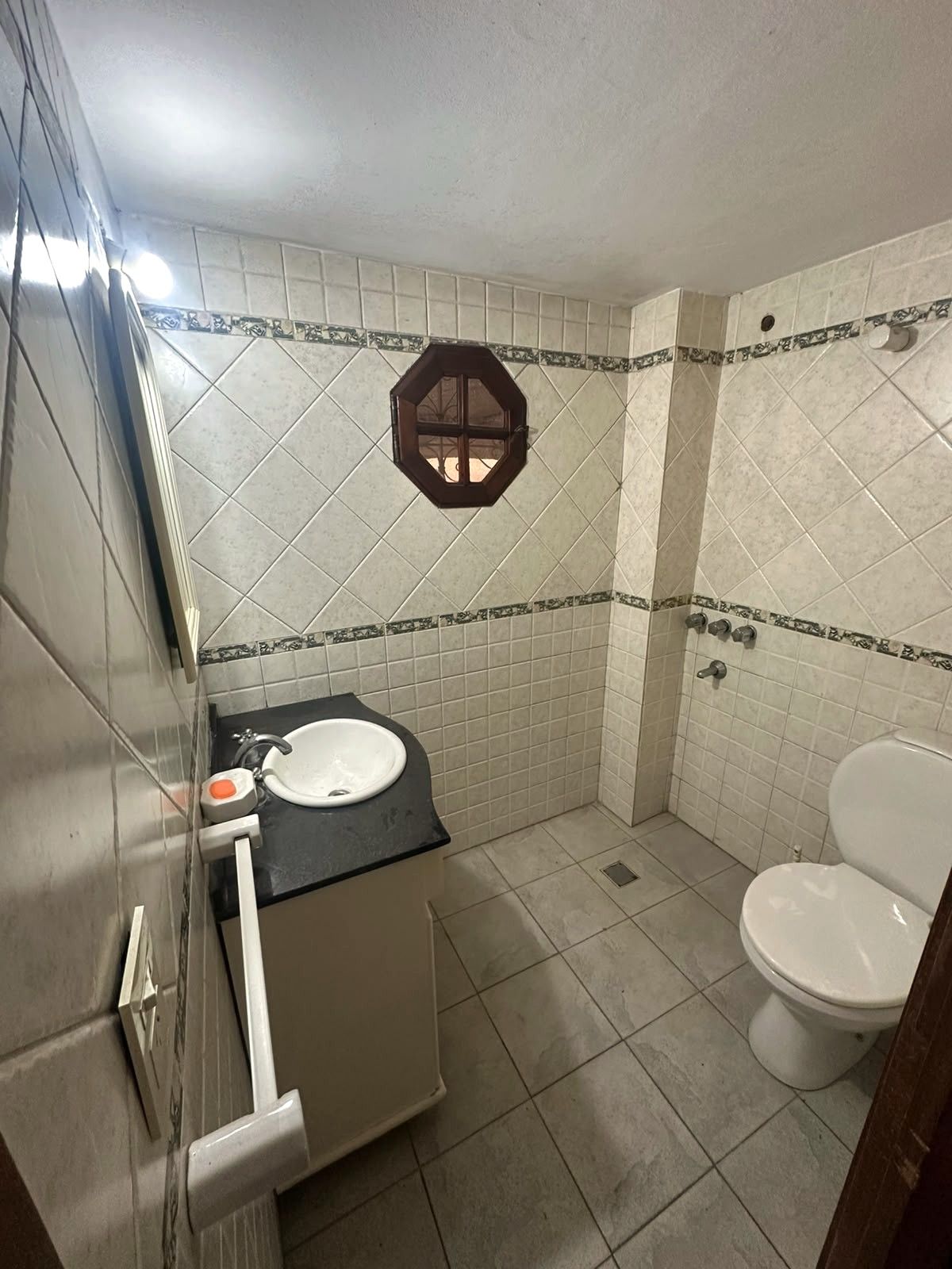 ¡Casa de Ensueño de 4 Ambientes con Pileta y Dependencia en Boulogne Sur Mer!