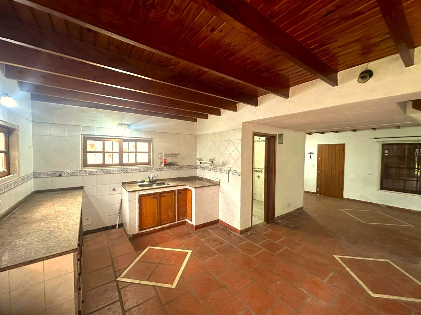 ¡Casa de Ensueño de 4 Ambientes con Pileta y Dependencia en Boulogne Sur Mer!