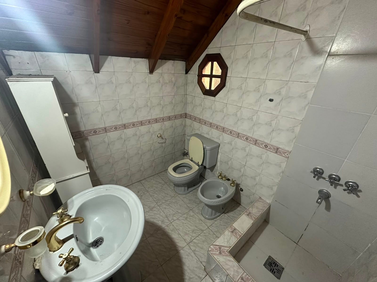 ¡Casa de Ensueño de 4 Ambientes con Pileta y Dependencia en Boulogne Sur Mer!