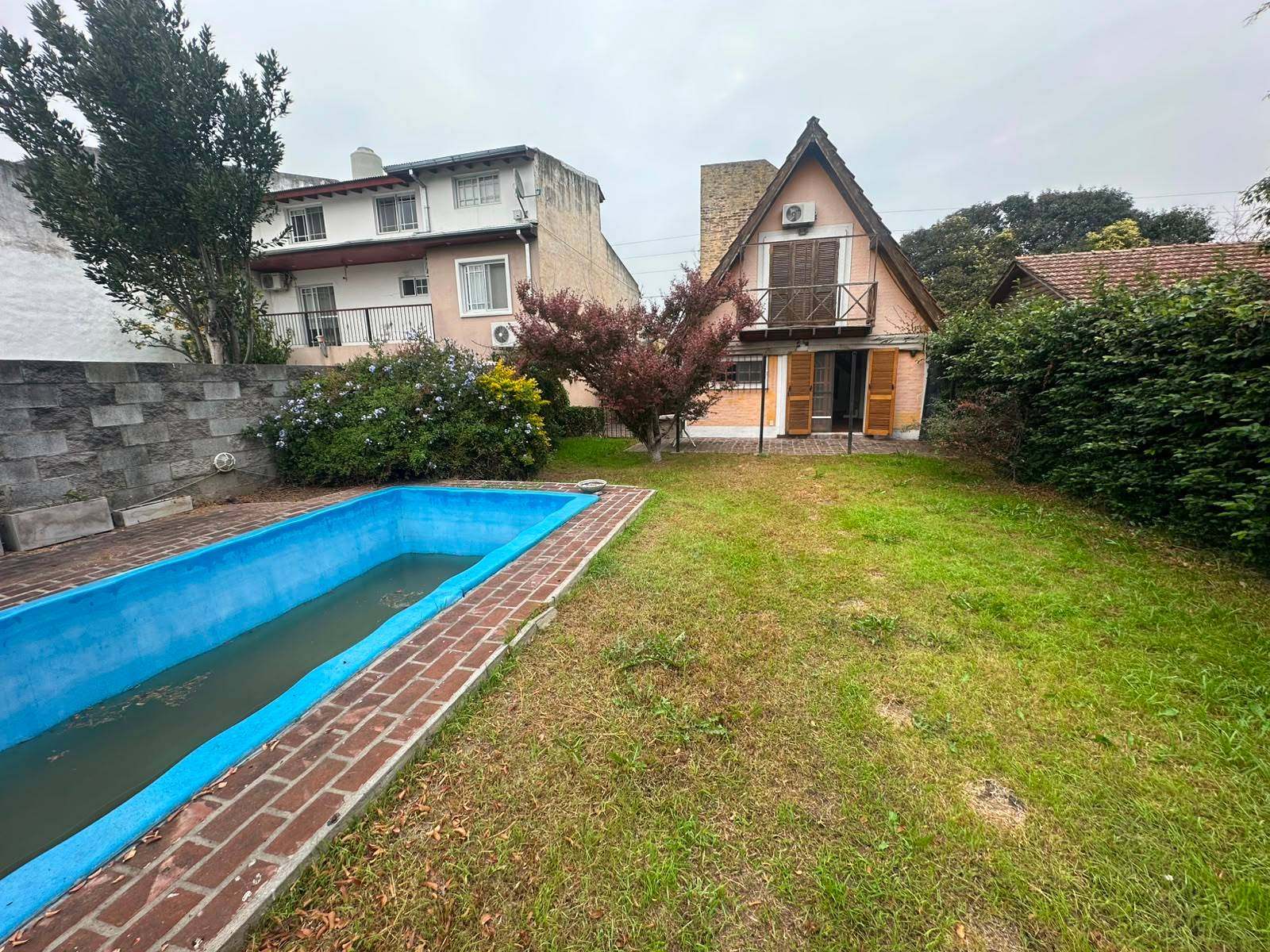 ¡Casa de Ensueño de 4 Ambientes con Pileta y Dependencia en Boulogne Sur Mer!