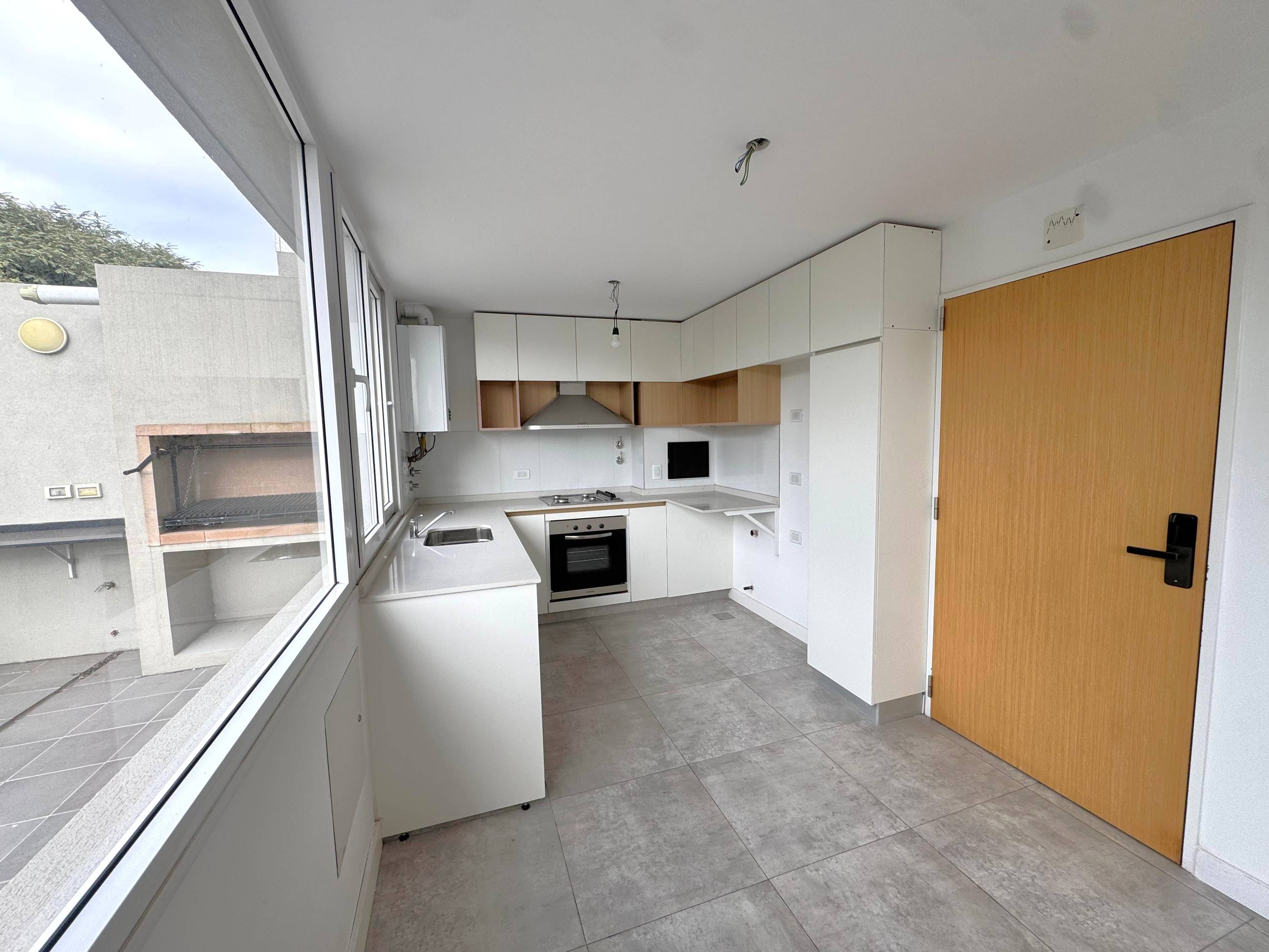 Tríplex 4 Ambientes de Categoría en Saavedra | Vistas Abiertas, Terraza y Detalles Premium