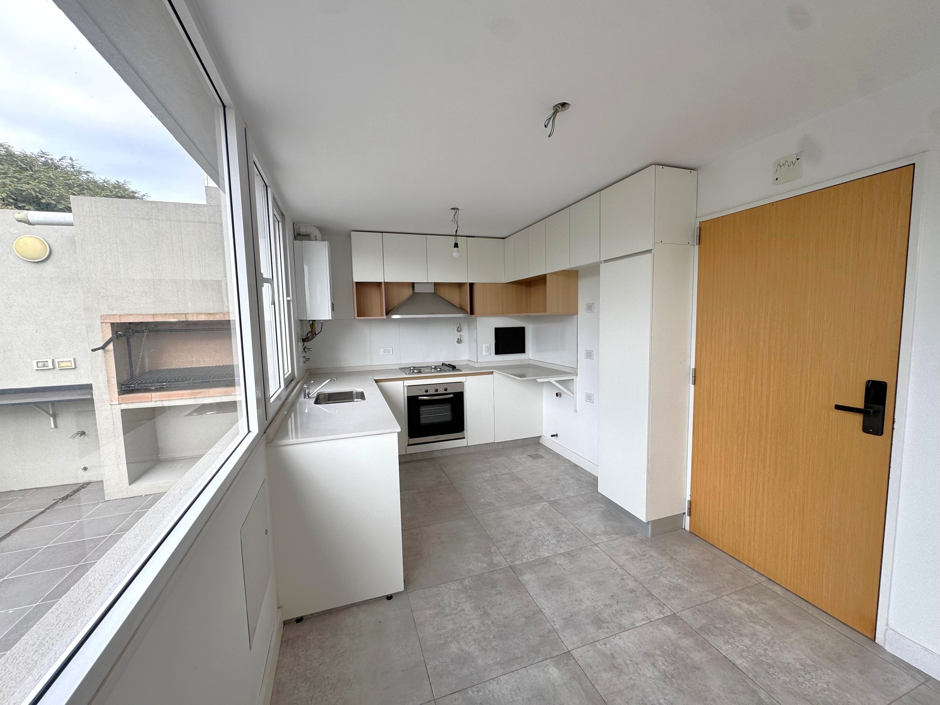 Tríplex 4 Ambientes de Categoría en Saavedra | Vistas Abiertas, Terraza y Detalles Premium