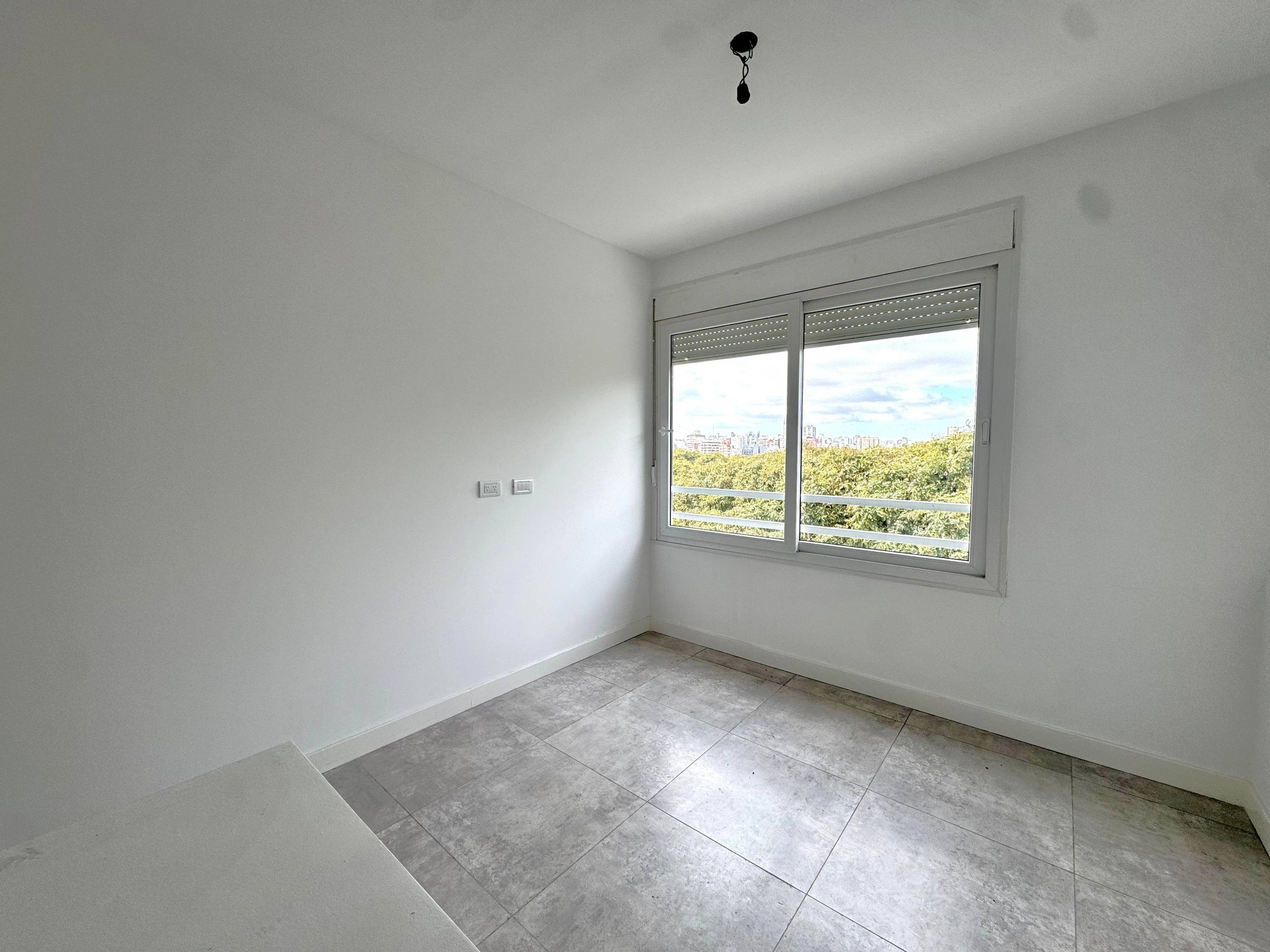 Tríplex 4 Ambientes de Categoría en Saavedra | Vistas Abiertas, Terraza y Detalles Premium