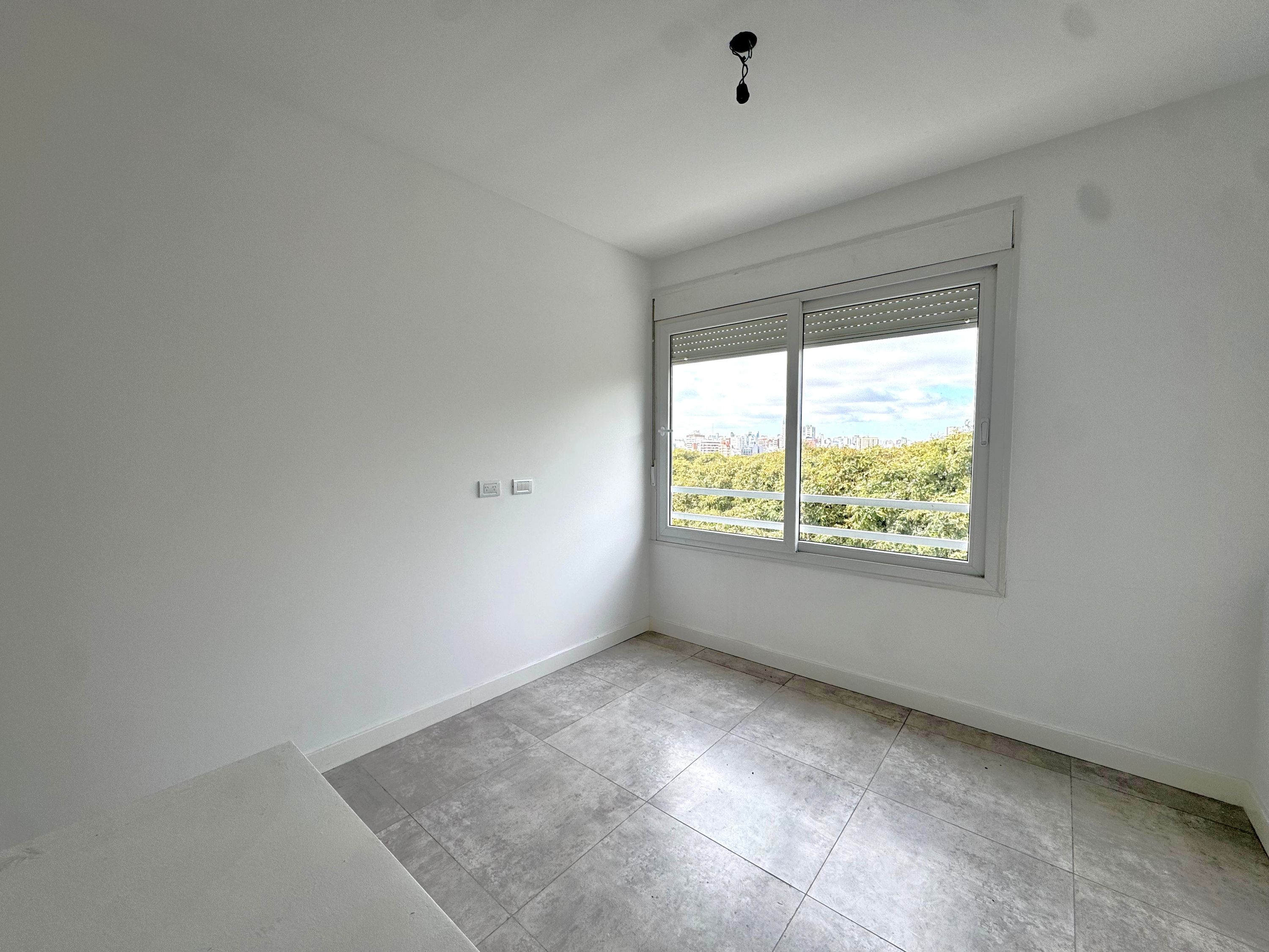 Tríplex 4 Ambientes de Categoría en Saavedra | Vistas Abiertas, Terraza y Detalles Premium