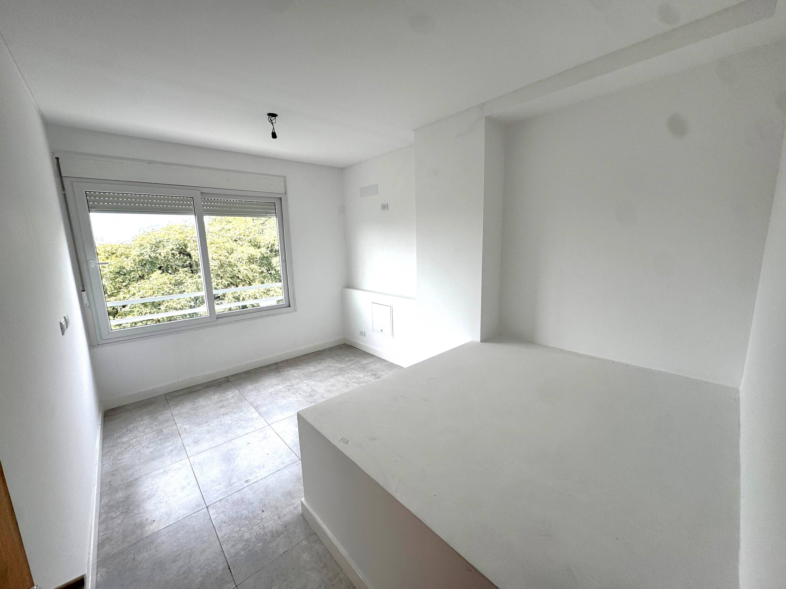 Tríplex 4 Ambientes de Categoría en Saavedra | Vistas Abiertas, Terraza y Detalles Premium