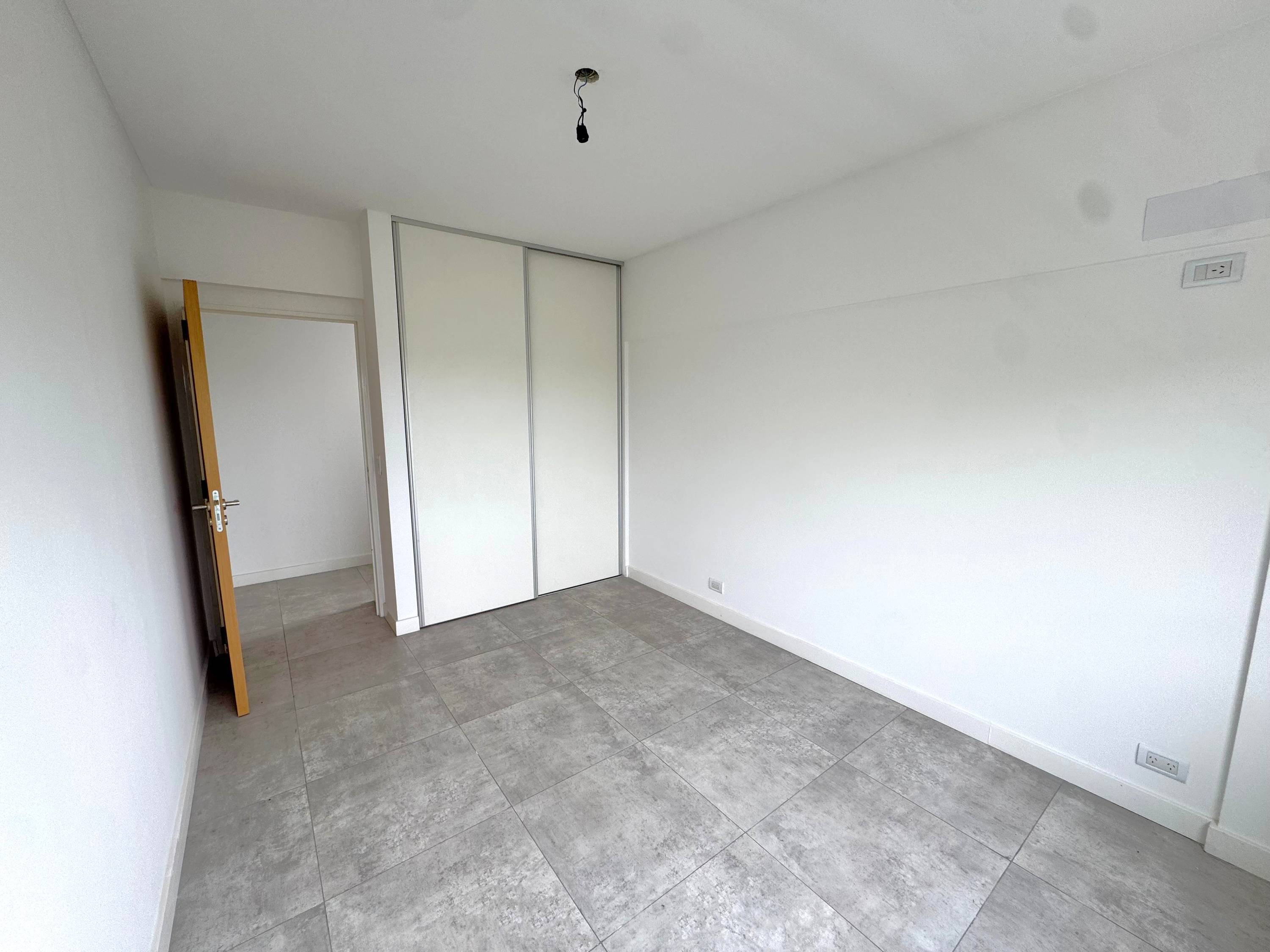 Tríplex 4 Ambientes de Categoría en Saavedra | Vistas Abiertas, Terraza y Detalles Premium