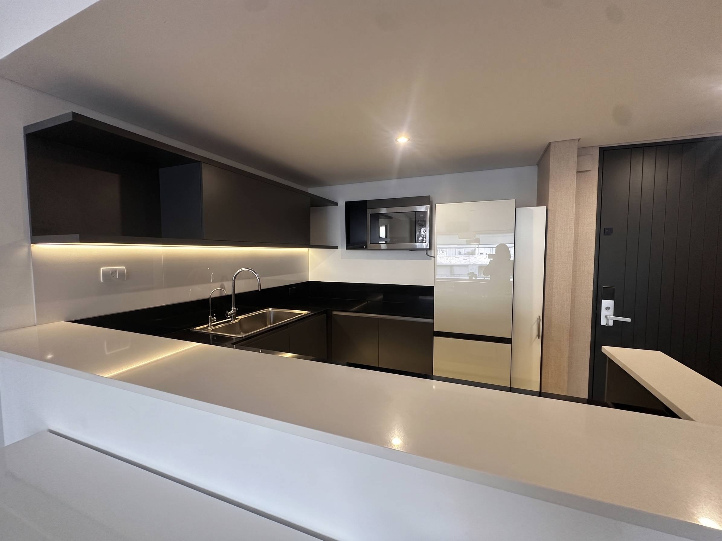 ¡Exclusivo Alquiler de 3 ambientes en Lumiere Puerto Madero!✨