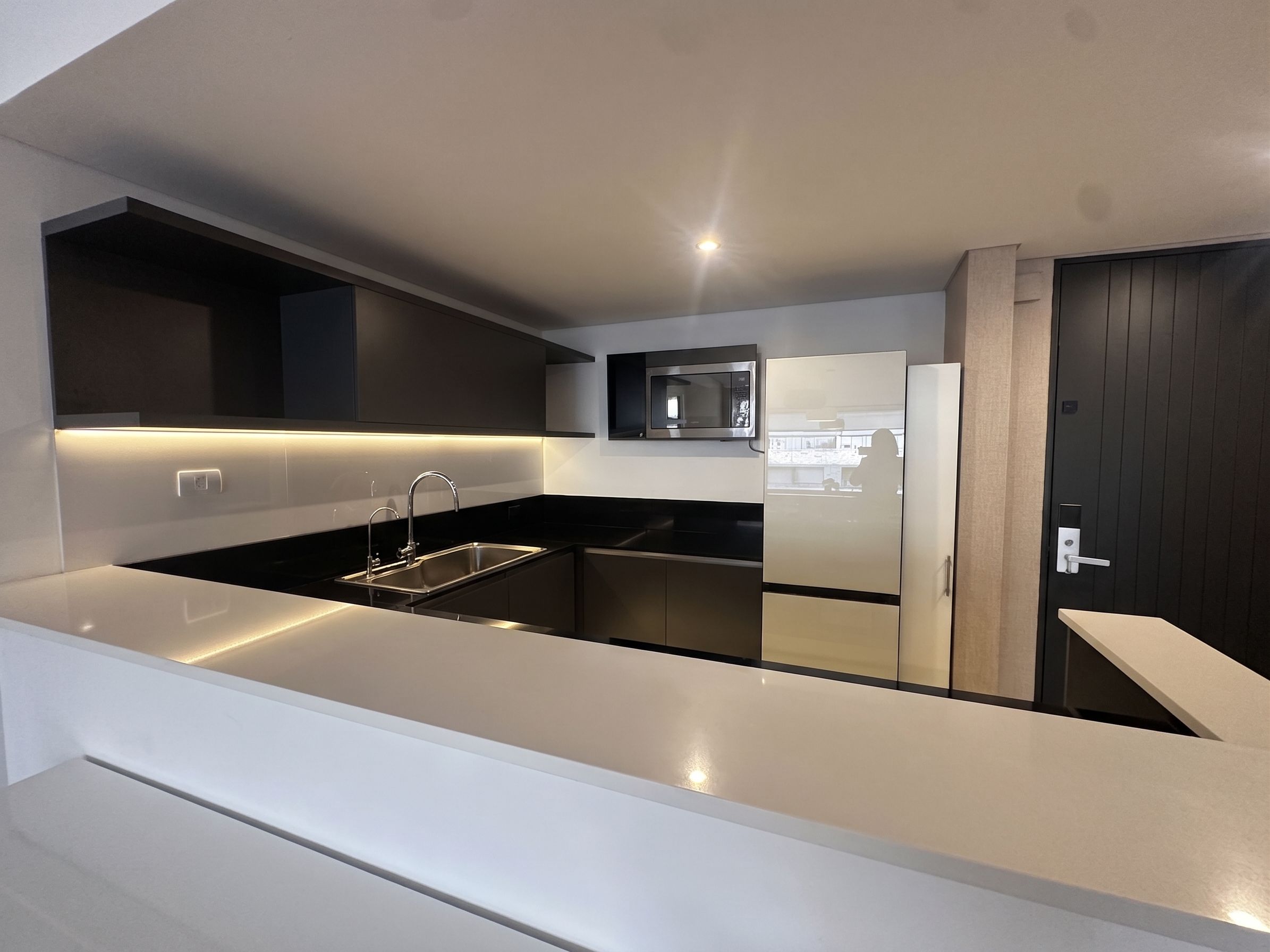 ¡Exclusivo Alquiler de 3 ambientes en Lumiere Puerto Madero!✨