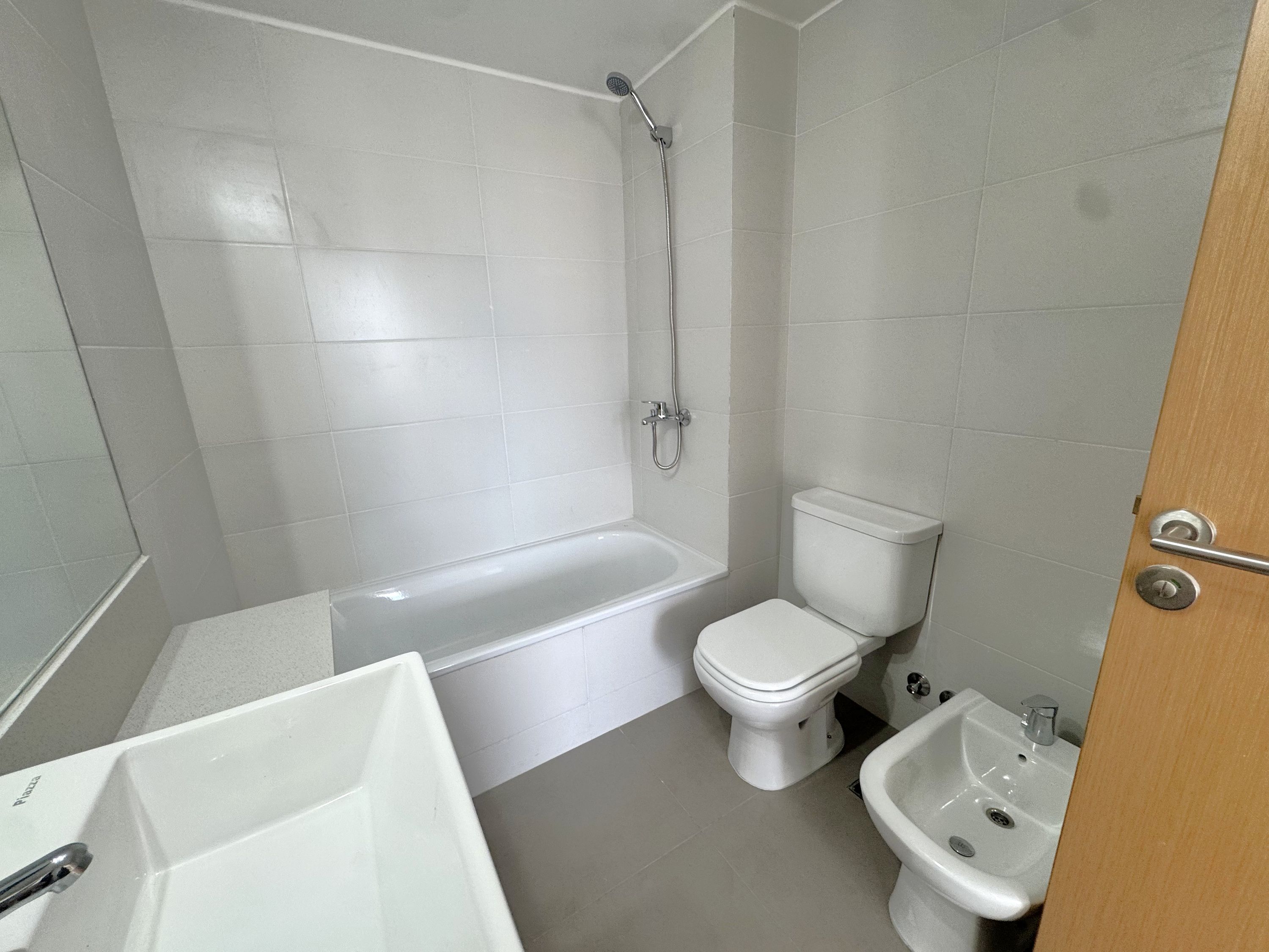 Semipiso de 3 ambientes al frente con terraza propia y cochera