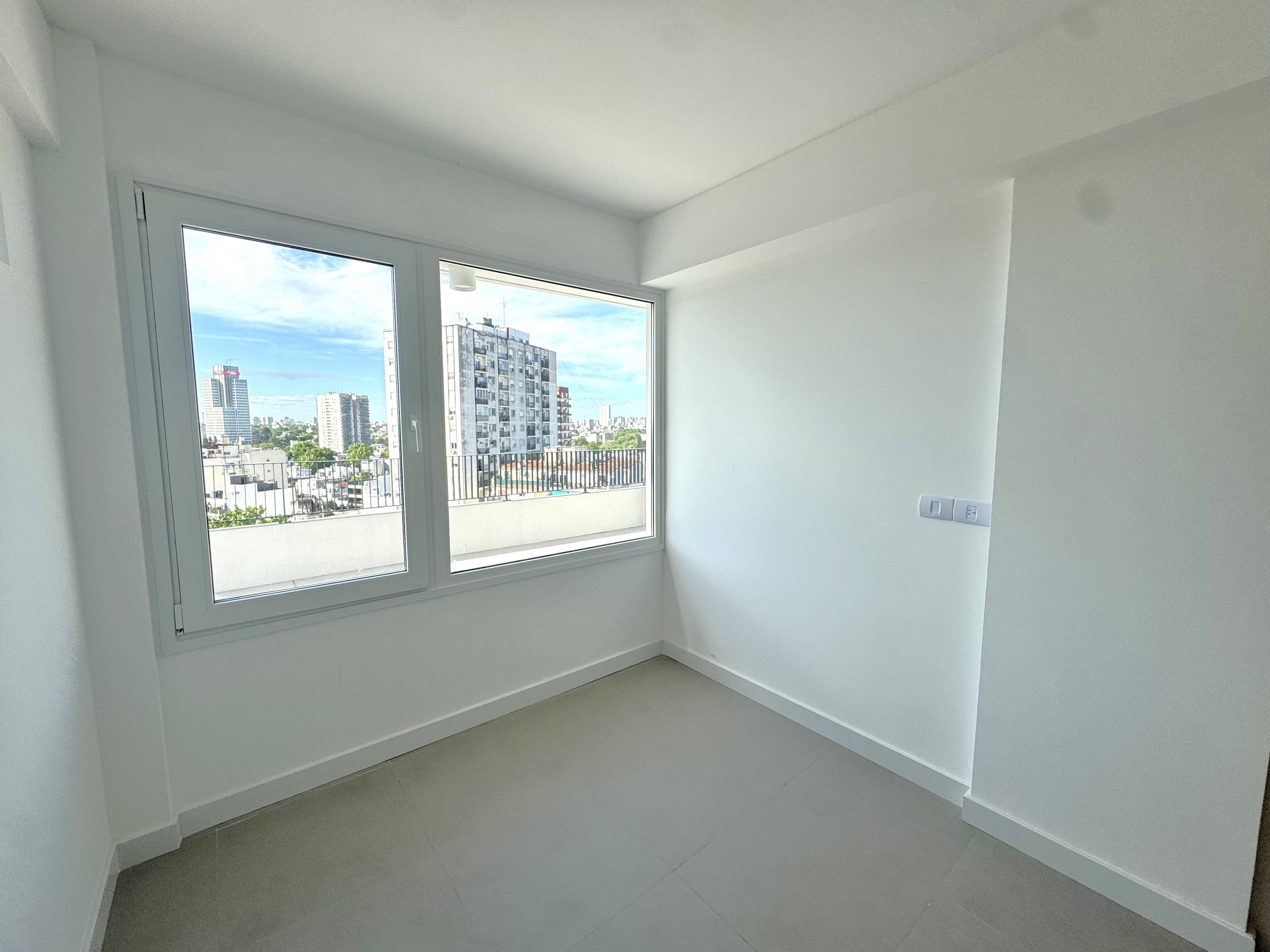 Semipiso de 3 ambientes al frente con terraza propia y cochera