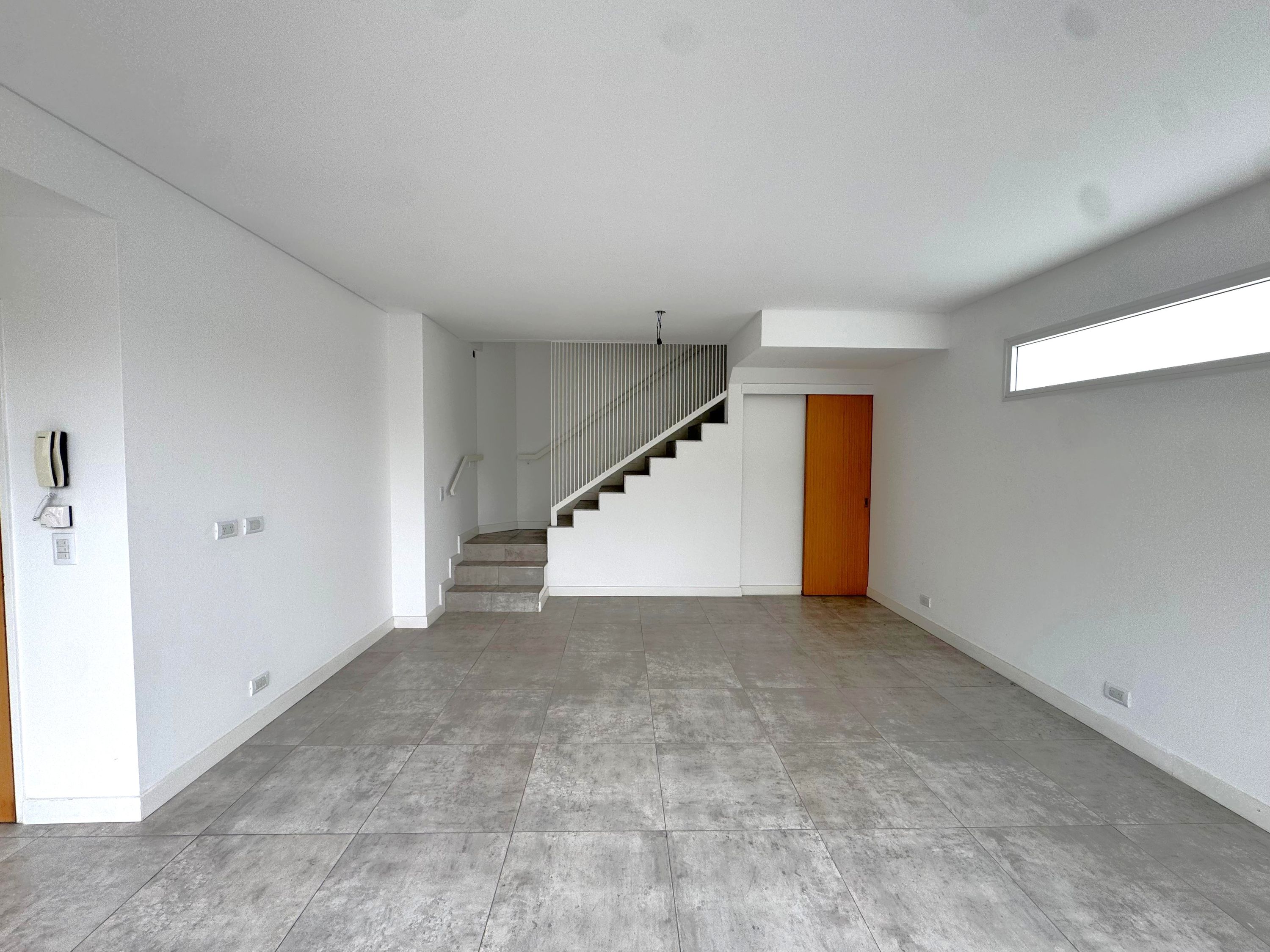 Tríplex 4 Ambientes de Categoría en Saavedra | Vistas Abiertas, Terraza y Detalles Premium