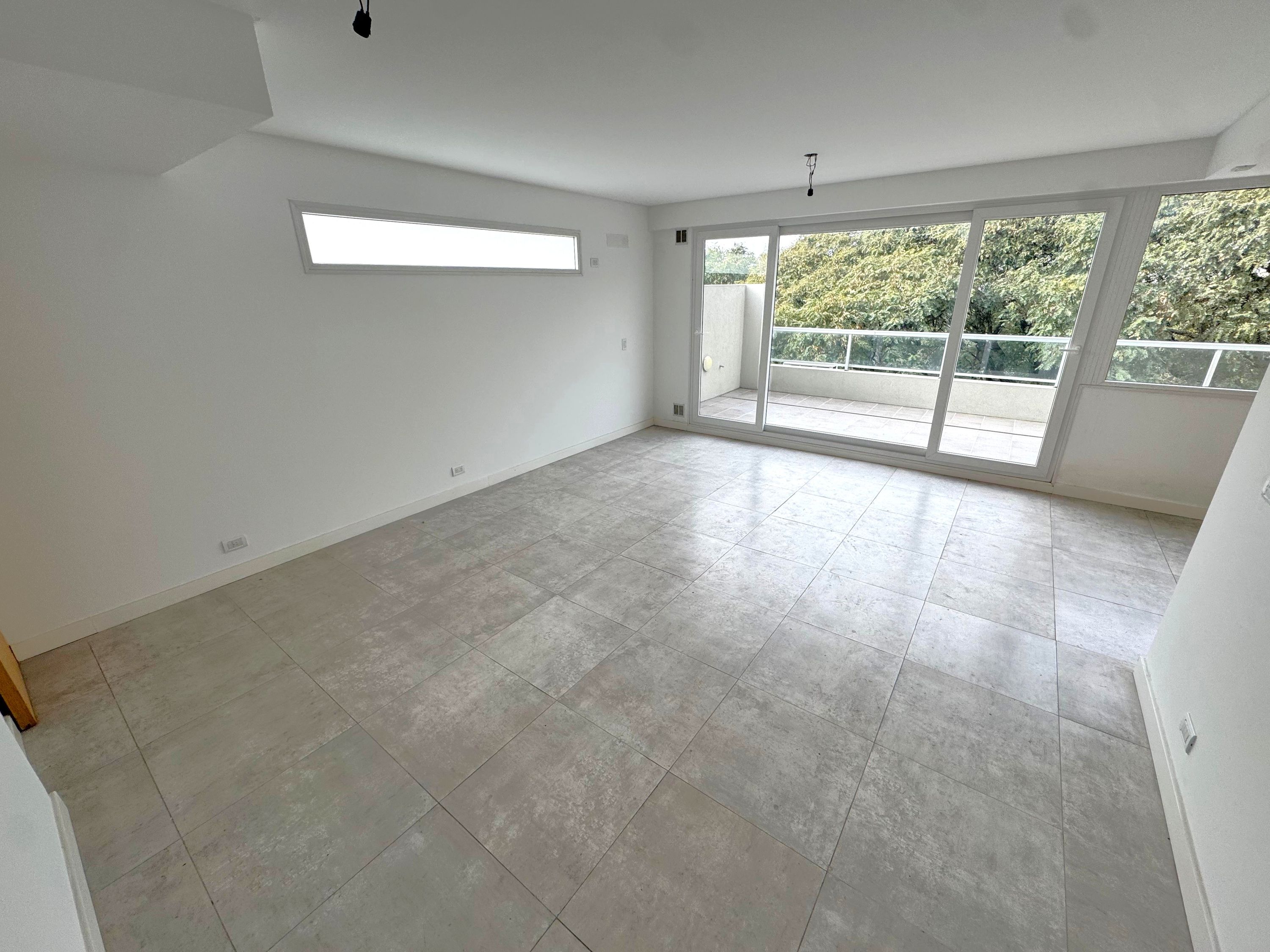 Tríplex 4 Ambientes de Categoría en Saavedra | Vistas Abiertas, Terraza y Detalles Premium