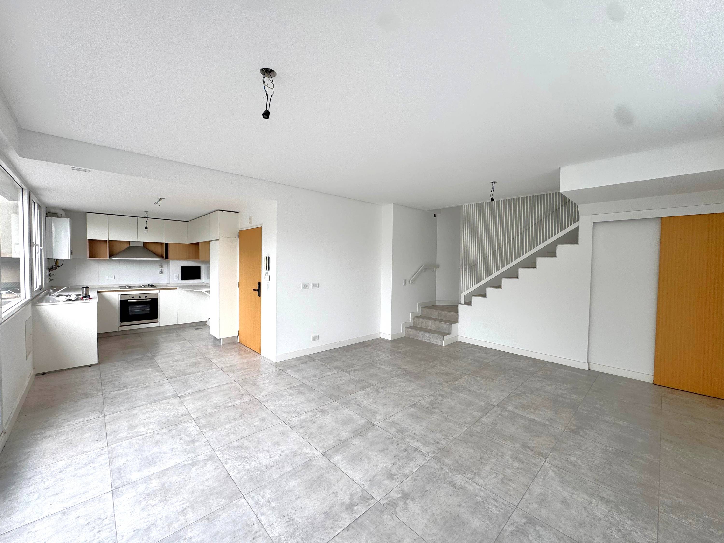 Tríplex 4 Ambientes de Categoría en Saavedra | Vistas Abiertas, Terraza y Detalles Premium