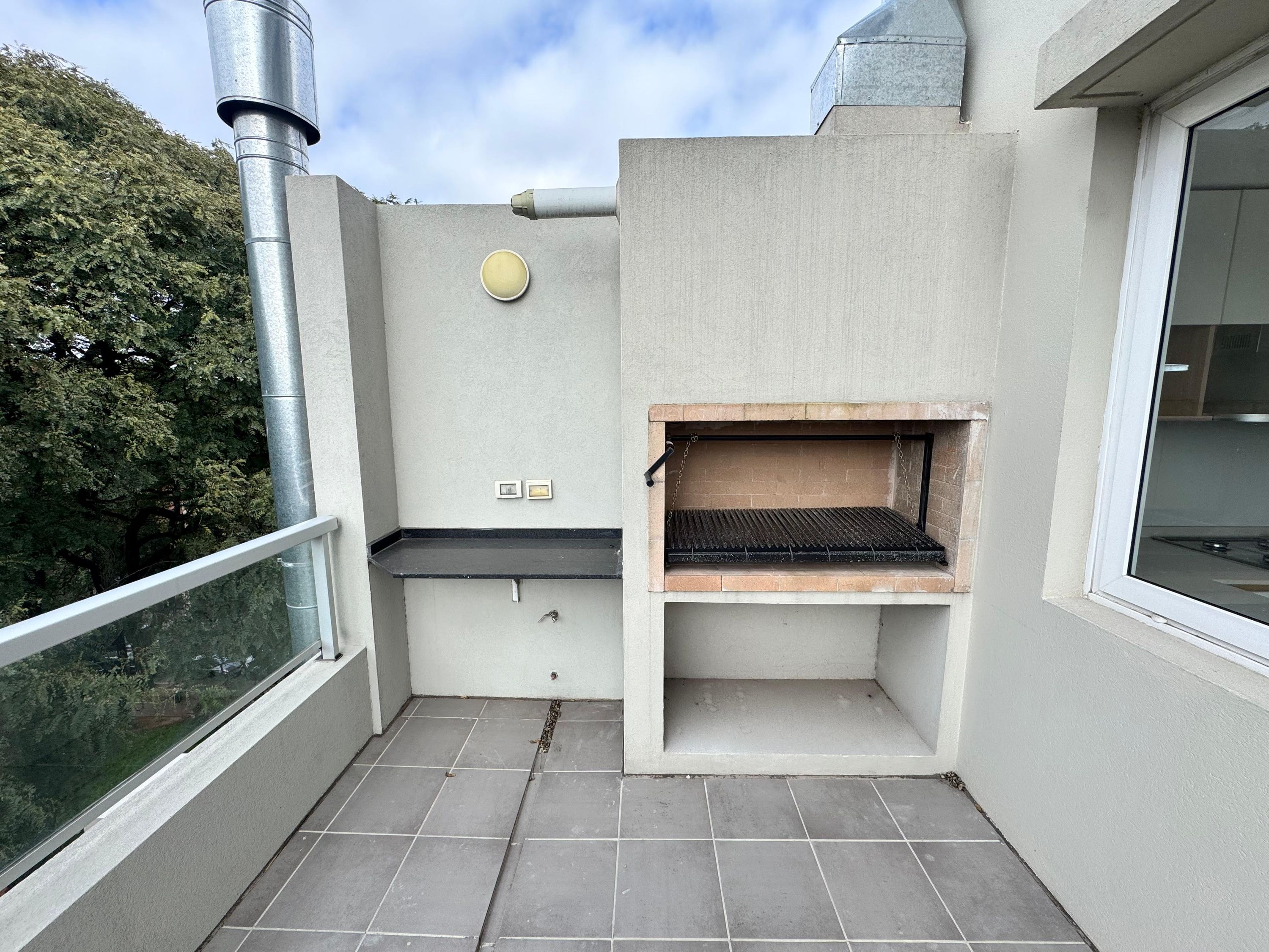 Tríplex 4 Ambientes de Categoría en Saavedra | Vistas Abiertas, Terraza y Detalles Premium