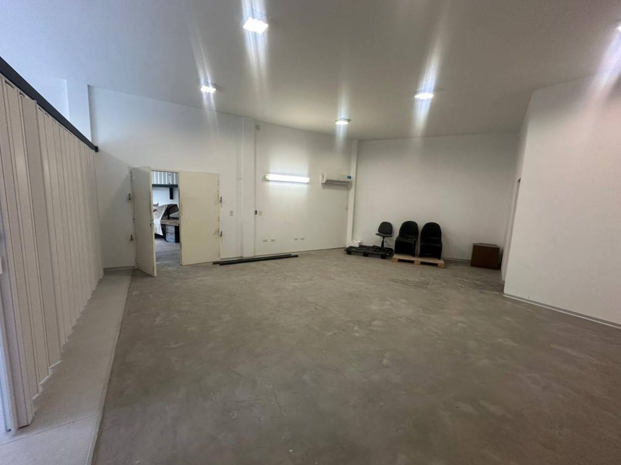 Depósito / Galpón Estratégico en Villa del Parque