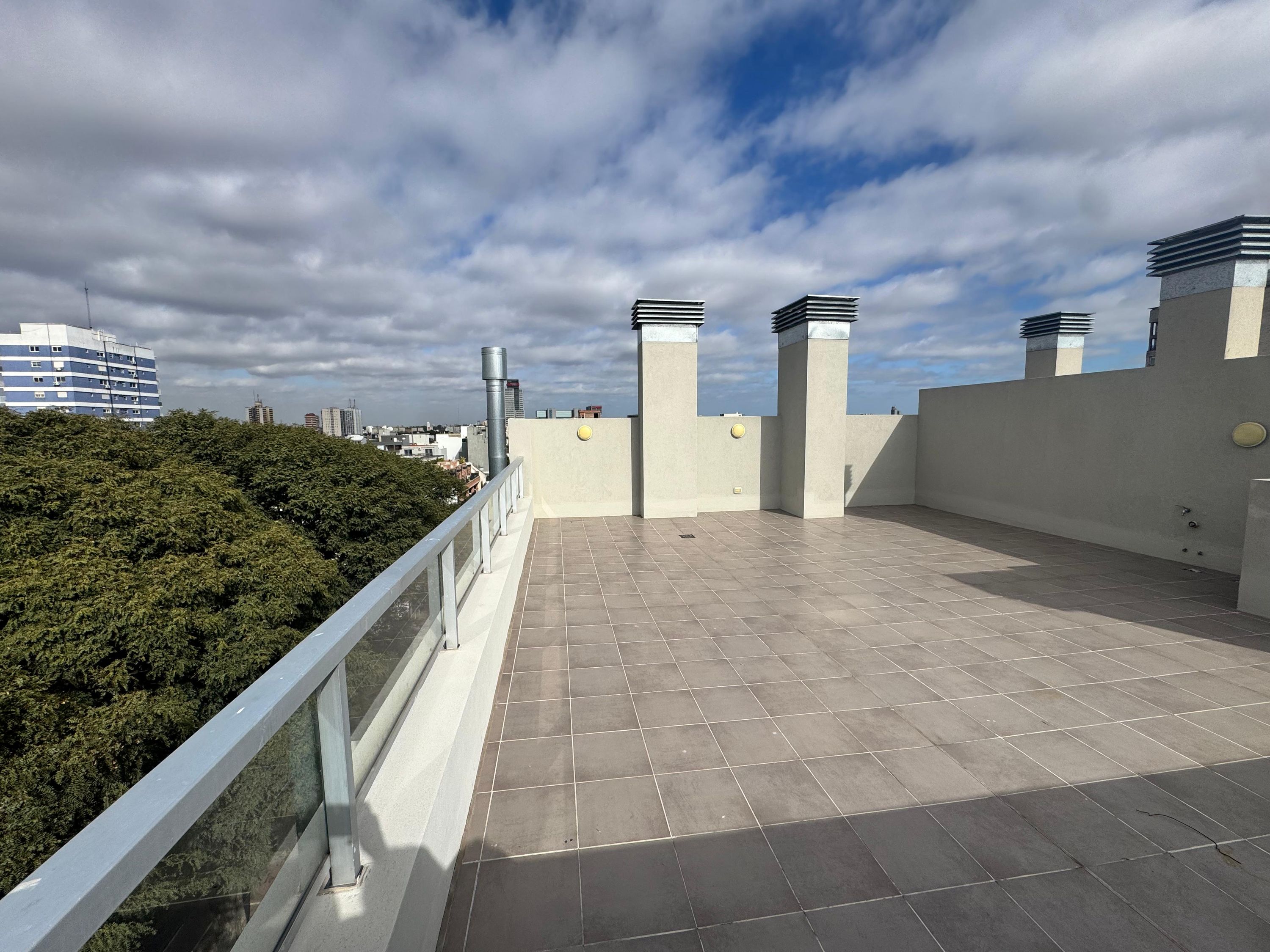 Tríplex 4 Ambientes de Categoría en Saavedra | Vistas Abiertas, Terraza y Detalles Premium