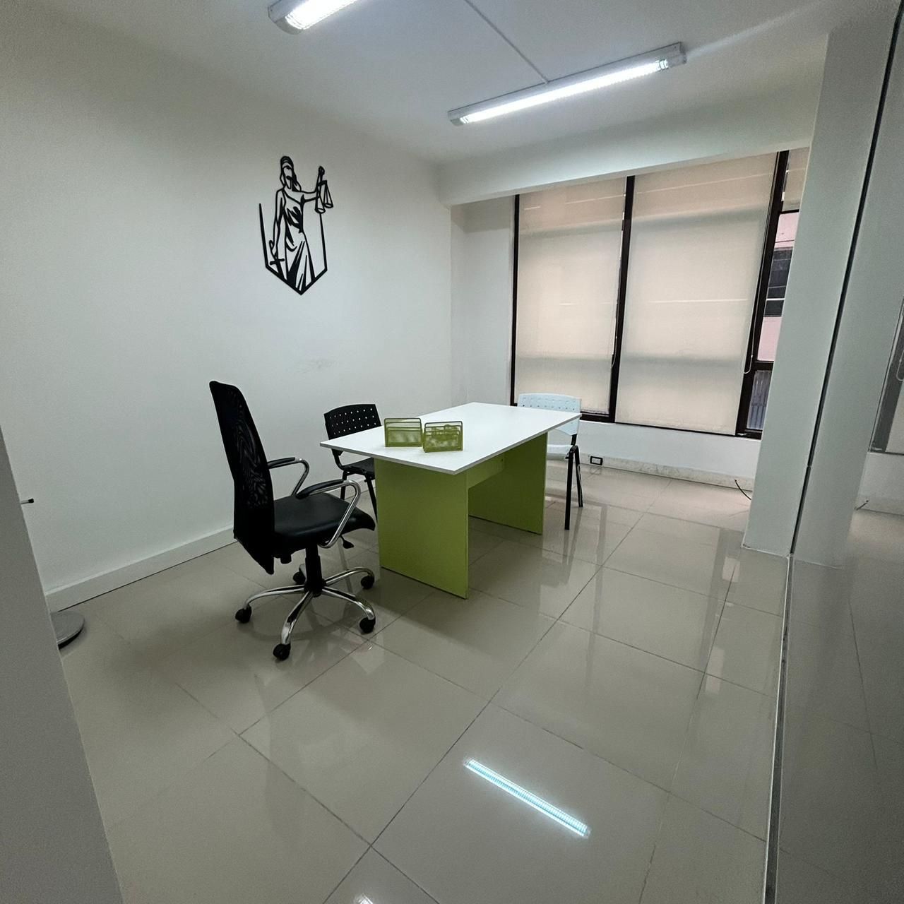 Oficina Dividida en el Centro | Excelente Ubicación